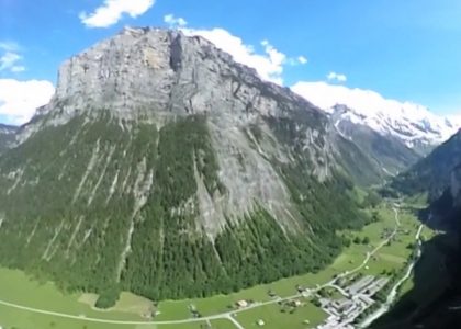 360 VIDEO Base jump in the Swiss Alp