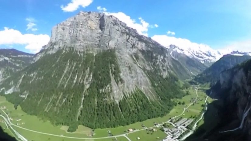 360 VIDEO Base jump in the Swiss Alp