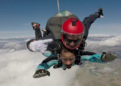 6 Friends about to Jump off the Plane SkyDive at Los Angeles USA