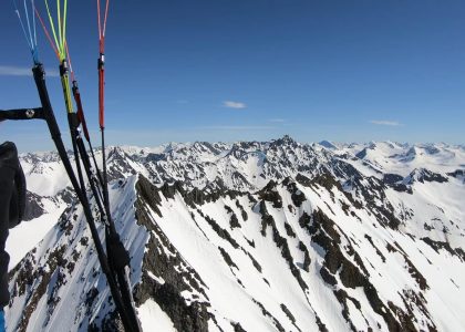 Paragliding at vasstinden